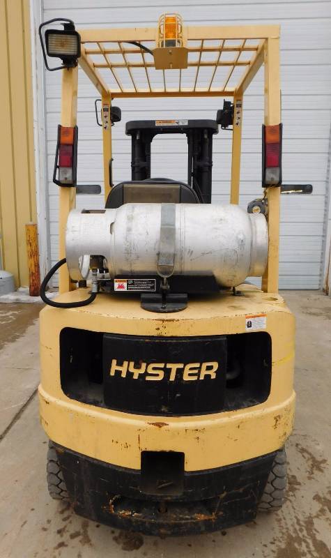 lot 7 image: 2000 Hyster H35XM Forklift