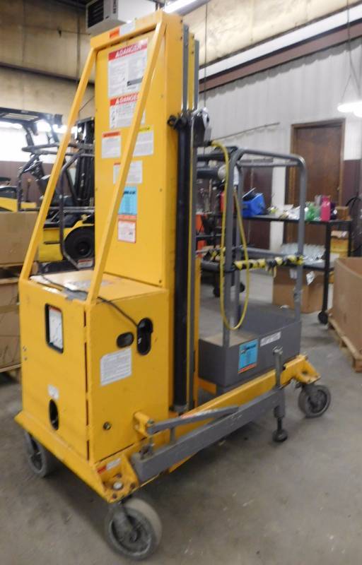 lot 11 image: 2001 Workforce XLT1951 Personal  Manlift