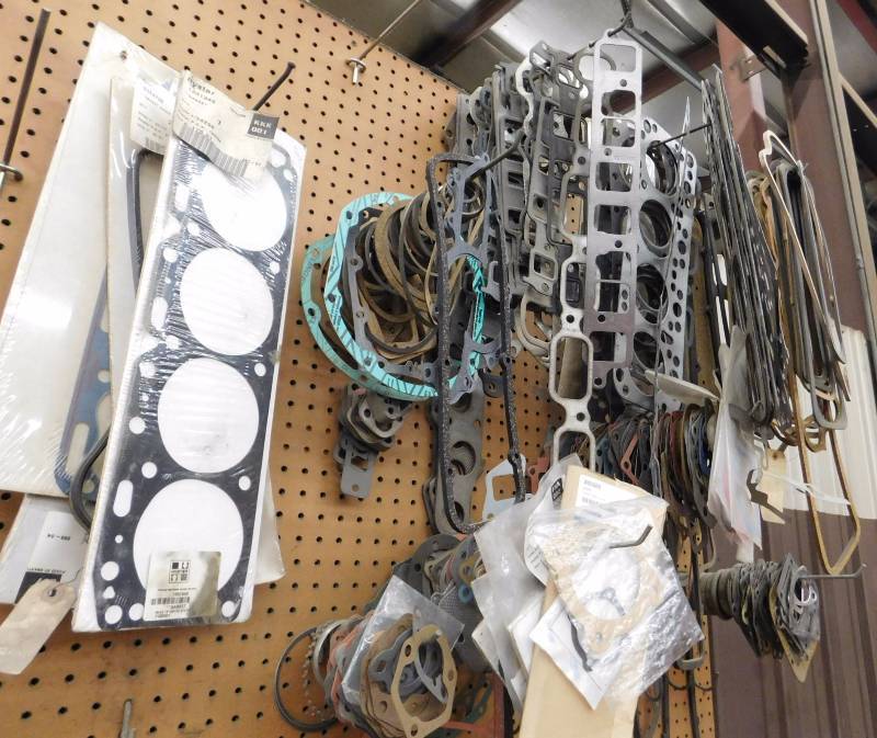 lot 25 image: Lot of Misc Gaskets