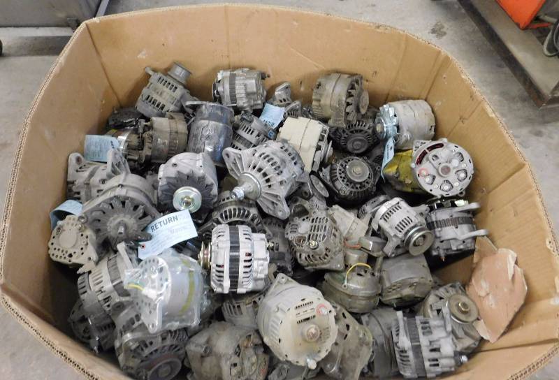 lot 35 image: Lot of Alternator Cores