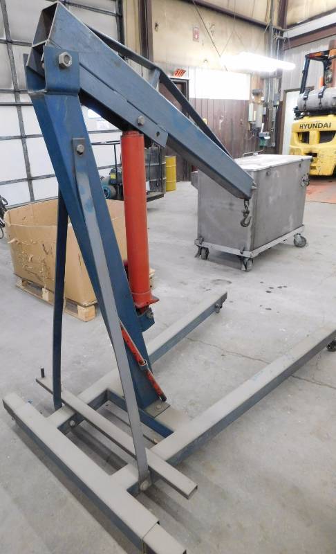 lot 38 image: Cherry PickerEngine Hoist with 3 Ton Hydraulic Jack