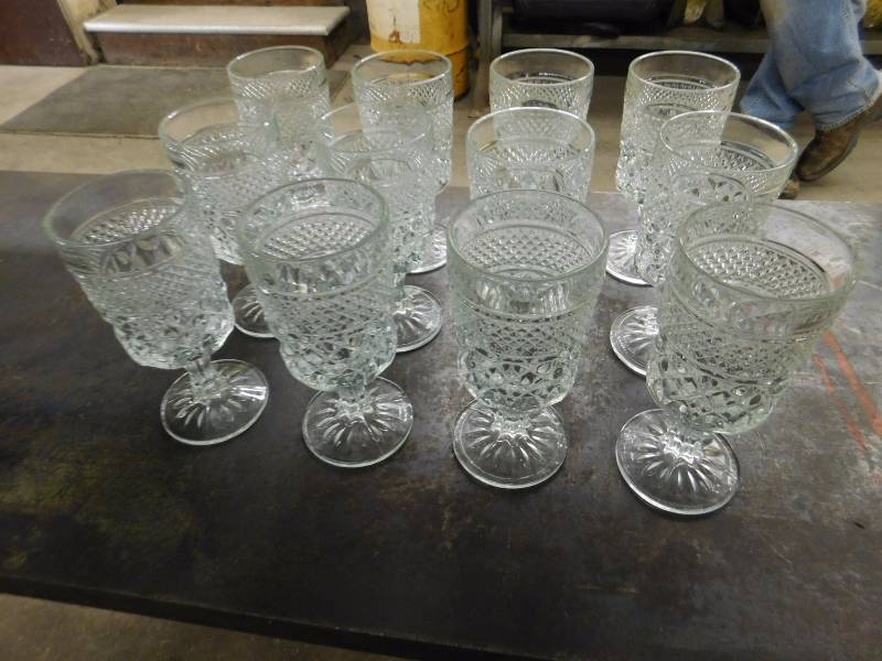 lot 51 image: Set of 12 Clear Glass Goblets