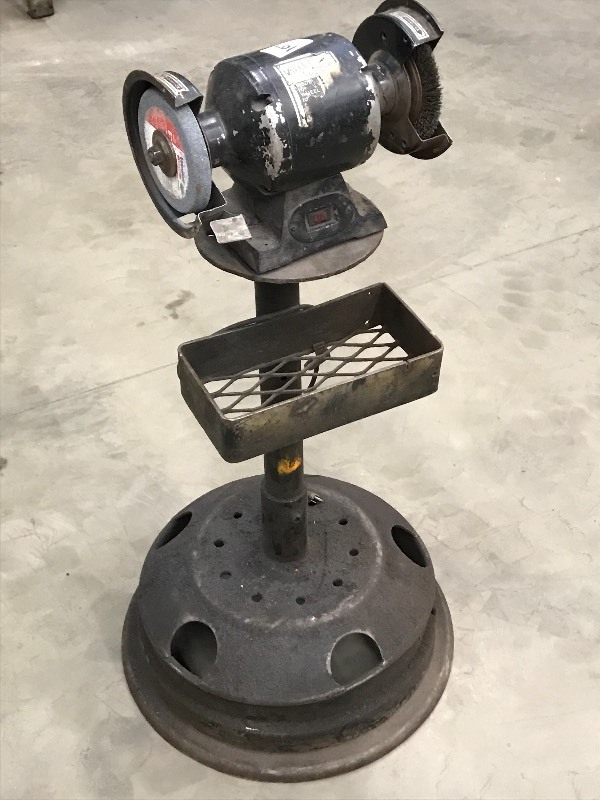 lot 6 image: Valley Dual-Wheel 6 Grinder With S...