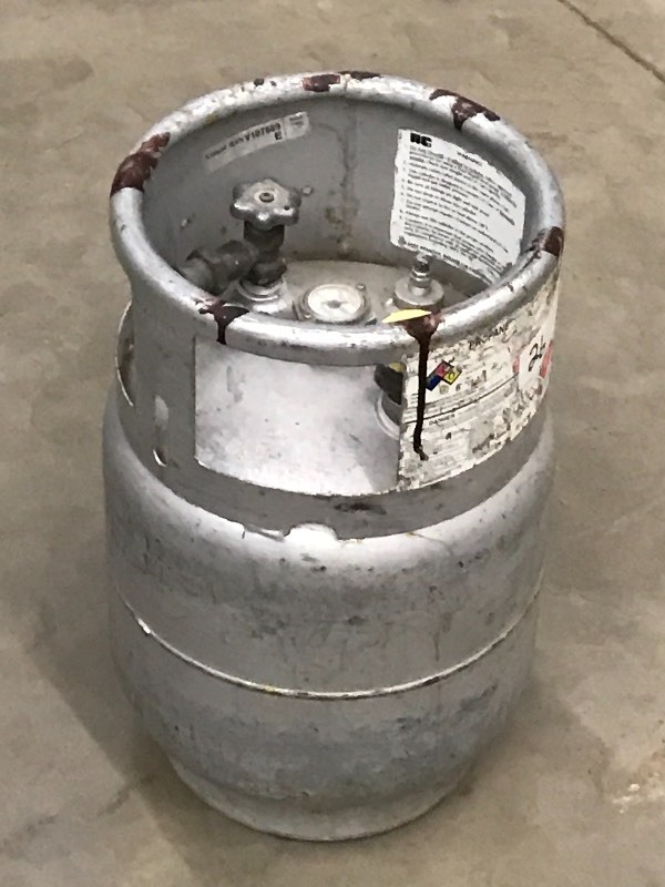 lot 26 image: Full 20# LP-Tank For A Forklift ...