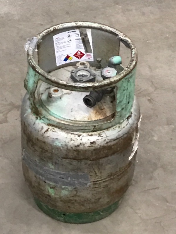 lot 27 image: Near-Full 20# LP-Tank For A Forklif...