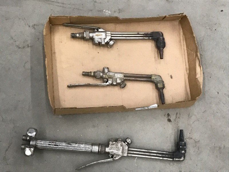 lot 31 image: Flat Of (3) Cutting Torches ...