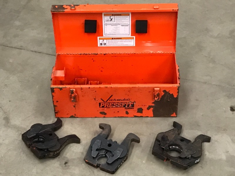 lot 39 image: Victaulic Press-Fit 3-Piece Pipe Th...