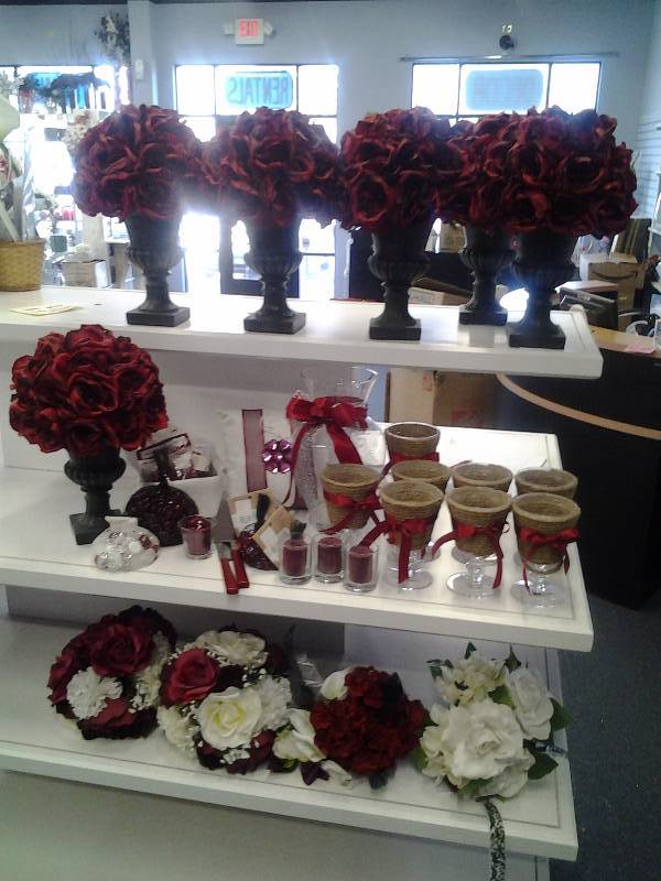 Dark Red Table Decor-Centerpieces, Bouquets, Floral