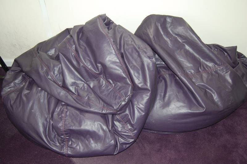 lot 21 image: Bean Bags