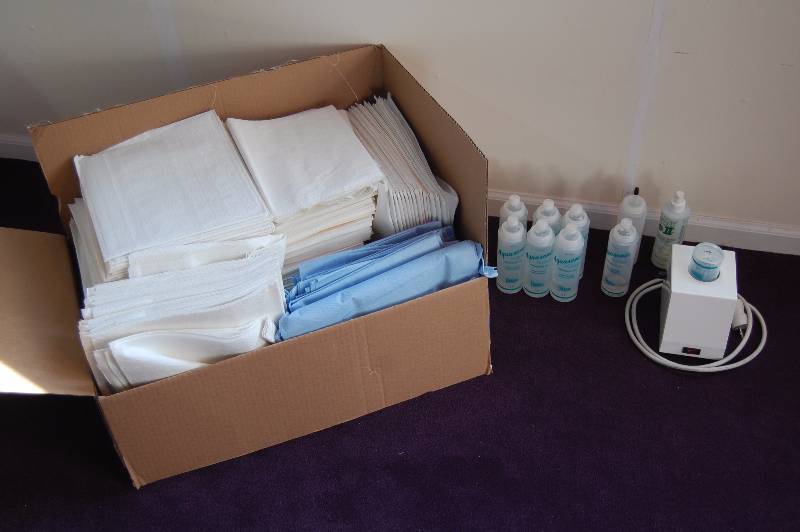 lot 27 image: Gel Warming Machine and Accessories