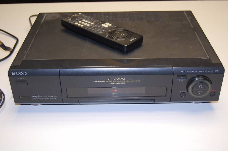 lot 45 image: VHS Player
