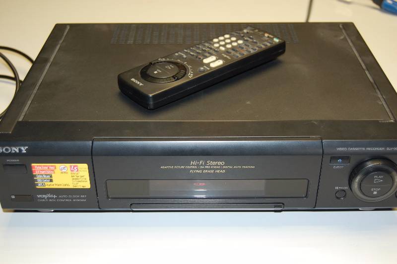 lot 50 image: VHS Player