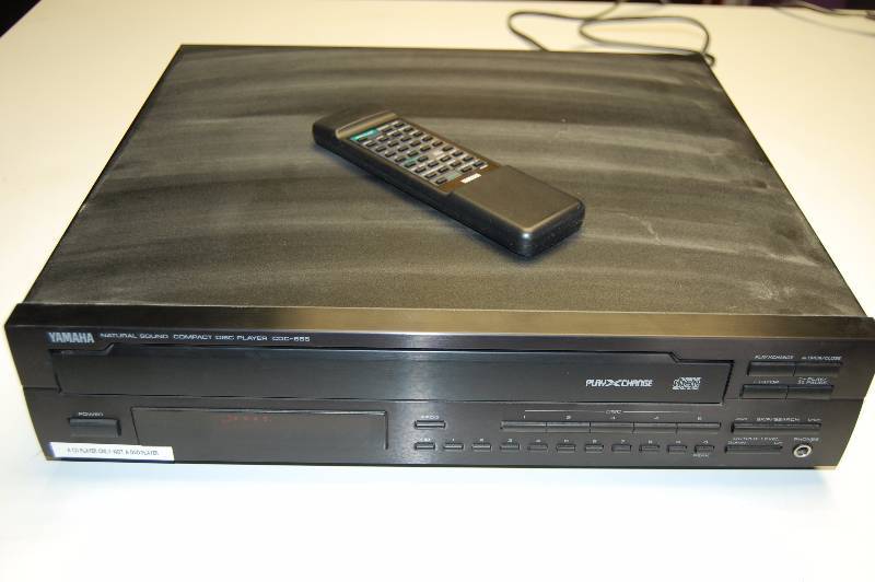 lot 51 image: Five Disc CD Player
