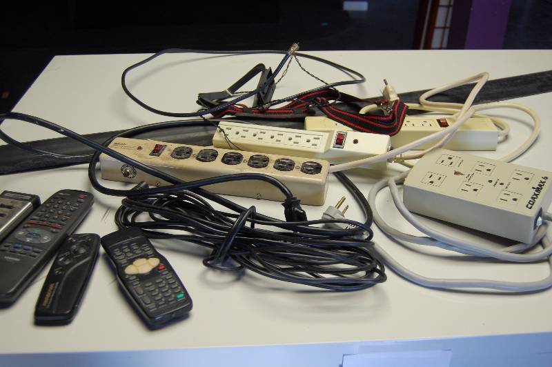 lot 58 image: Misc Electronic Accessories