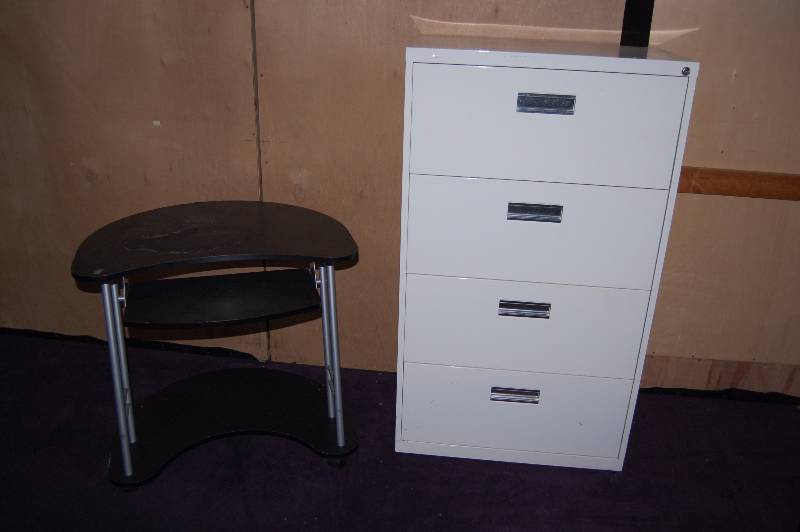 lot 67 image: Metal File Cabinet and Mobile Desk