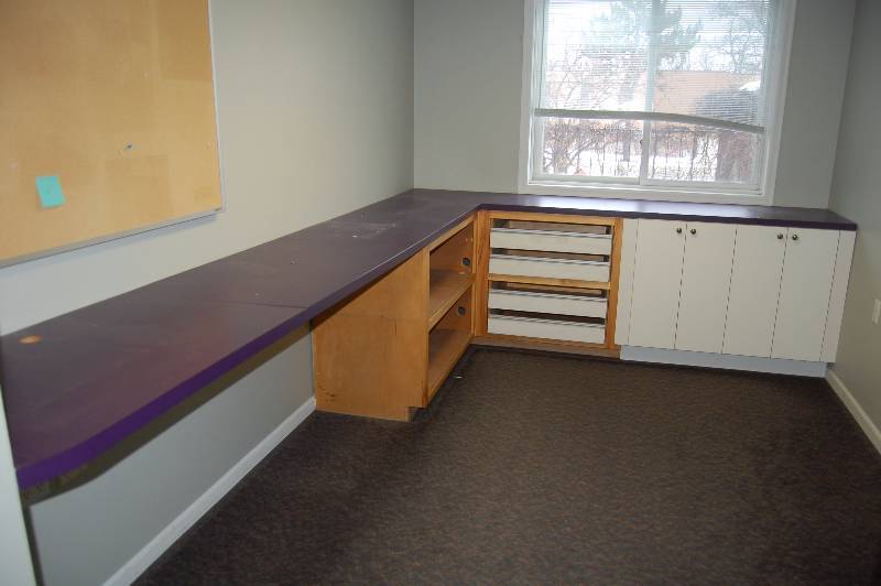 lot 93 image: Large L Shaped Counter and Cabinets