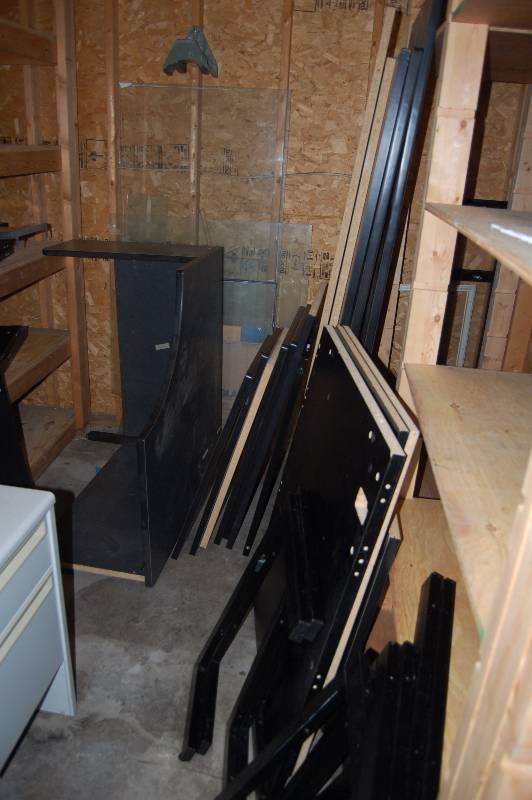 lot 116 image: Large Office Set