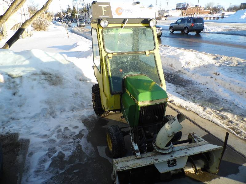 John Deere 317