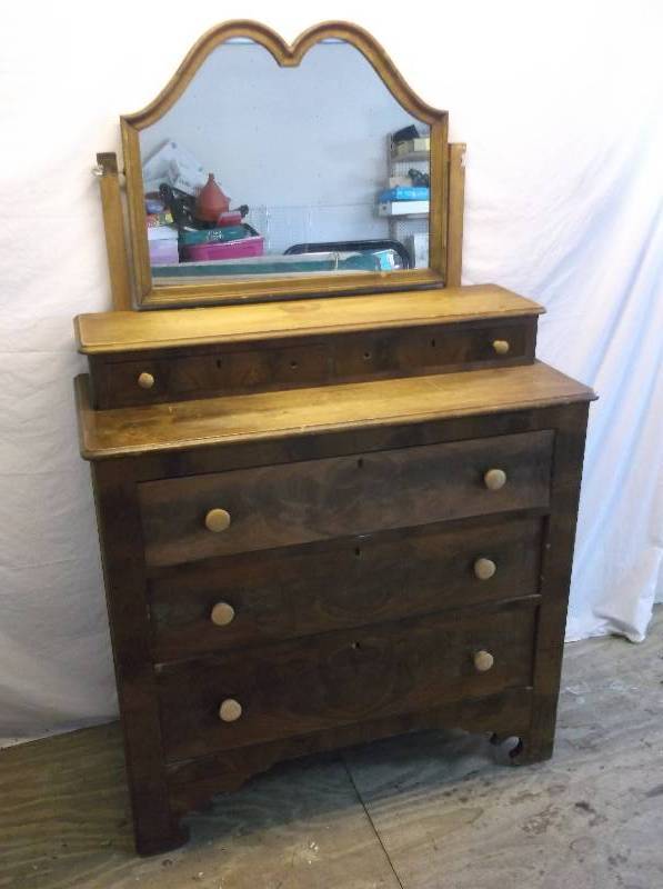 lot 1 image: AntiqueVintage