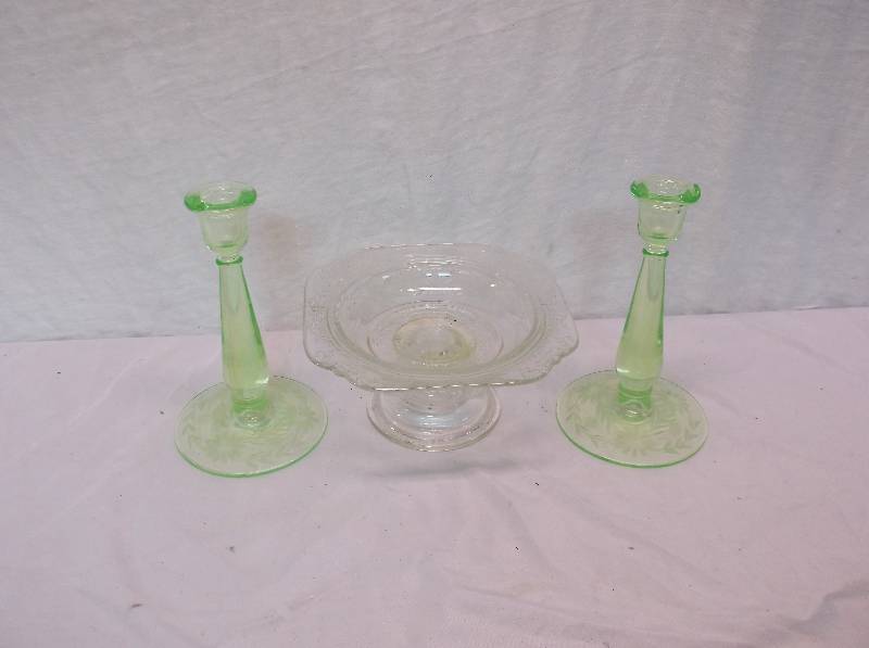lot 28 image: Vintage