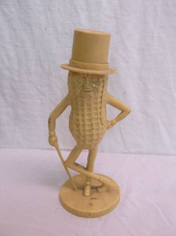 lot 29 image: Coin Bank
