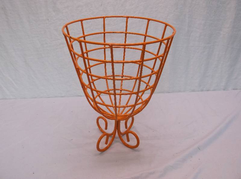 lot 45 image: Plant Stand