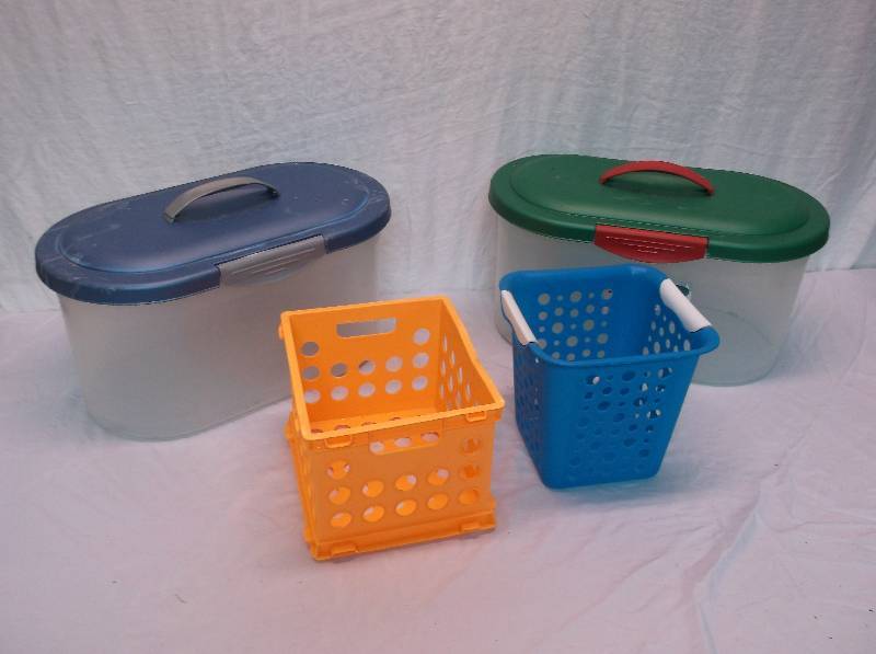 lot 62 image: Storage Tote