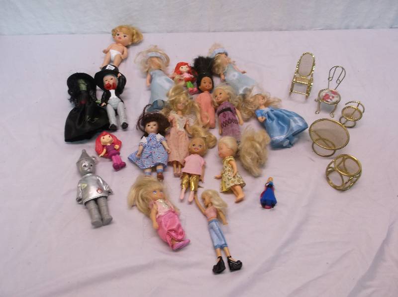 lot 66 image: Collectible