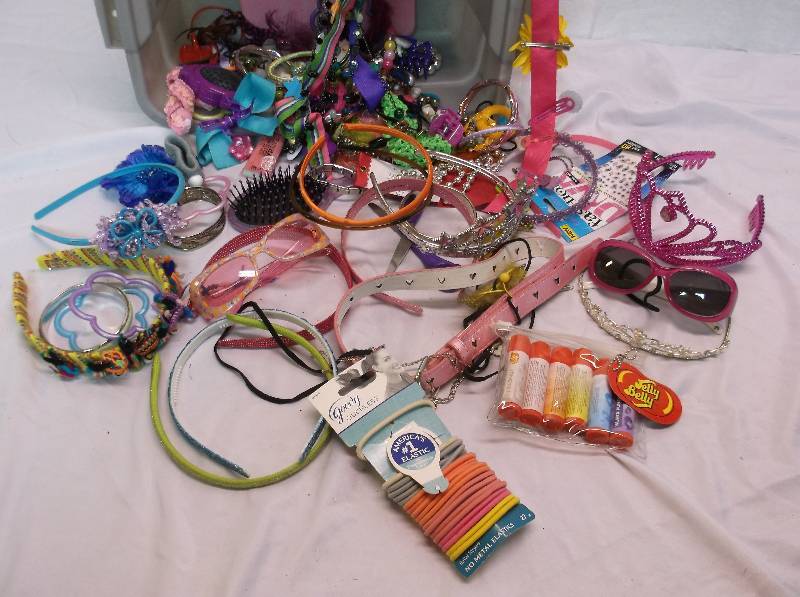 lot 67 image: Kids Jewelry