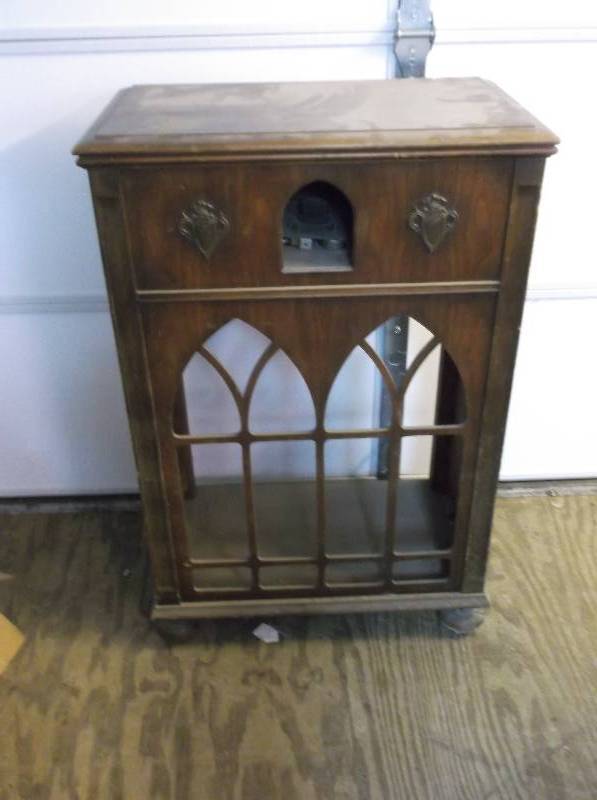 lot 33 image: AntiqueVintage
