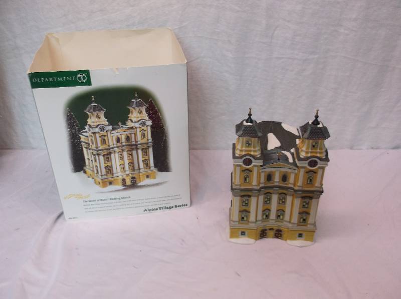 lot 70 image: Department 56