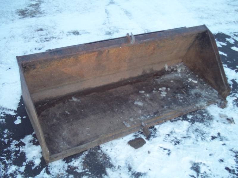 lot 1 image: Heavy duty skid loader bucket 5 feet long universal bracket