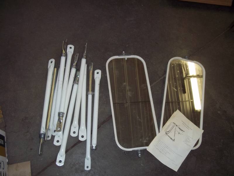 lot 39 image: Truck mirrors with brackets