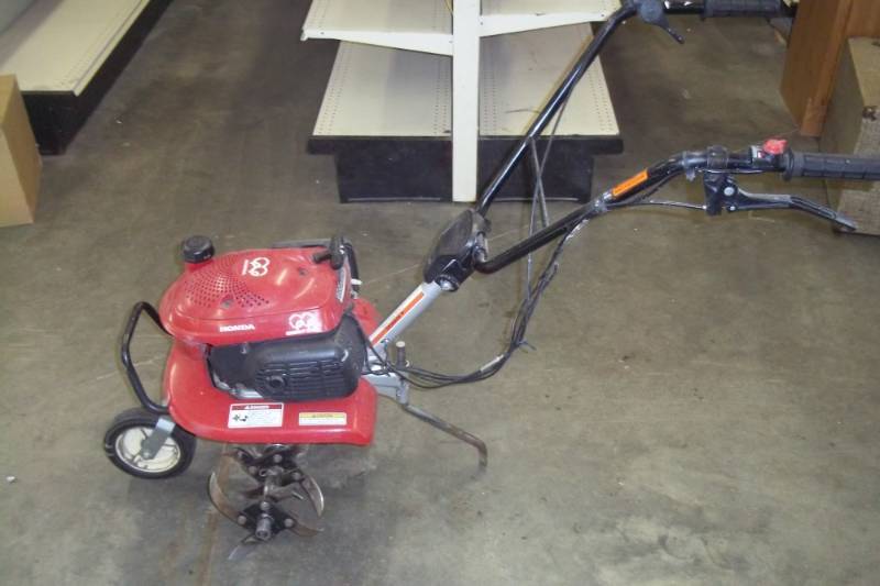 lot 2 image: Honda tiller F220 21 Front tine tested and runs
