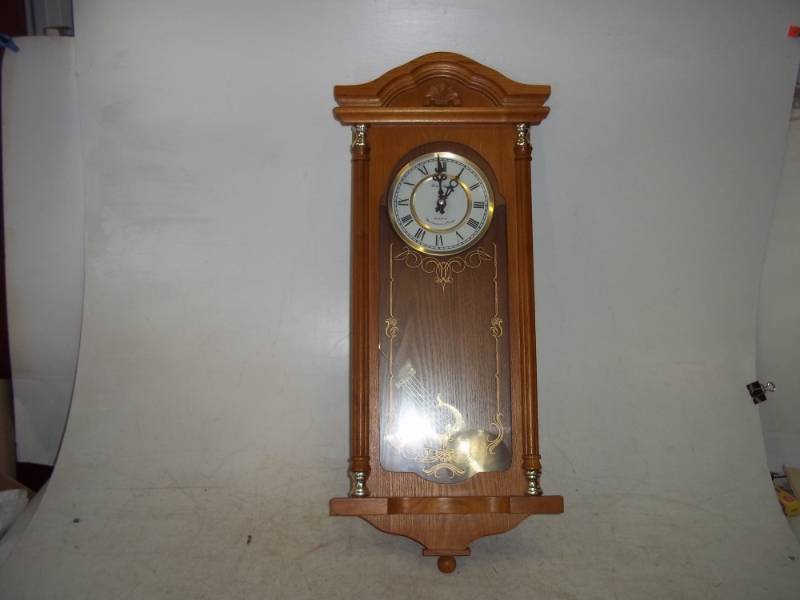lot 45 image: Gorgeous mini grandfather clock measures 25 high