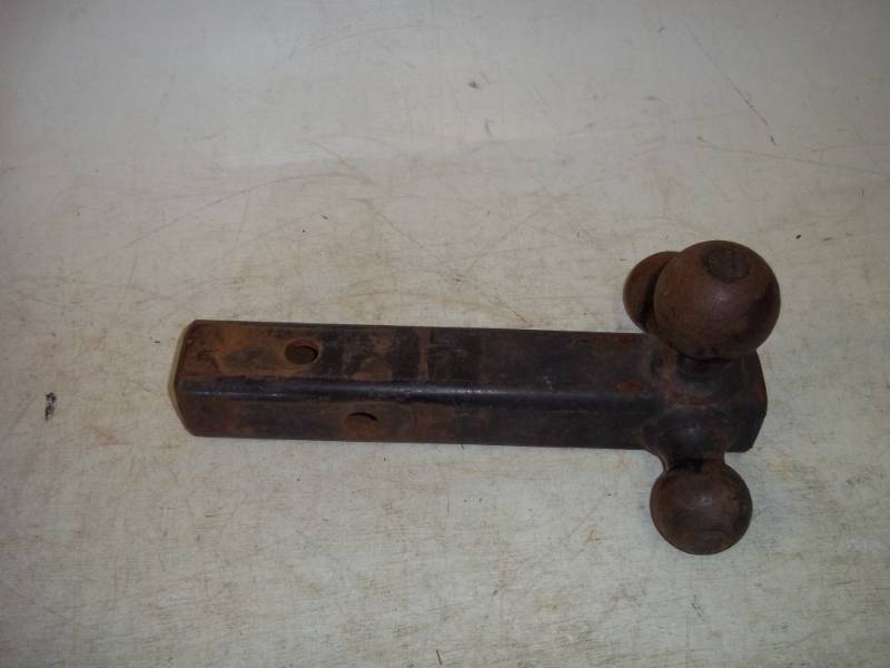 lot 54 image: Solid triple receiver hitch 1 78, 2, 2  516