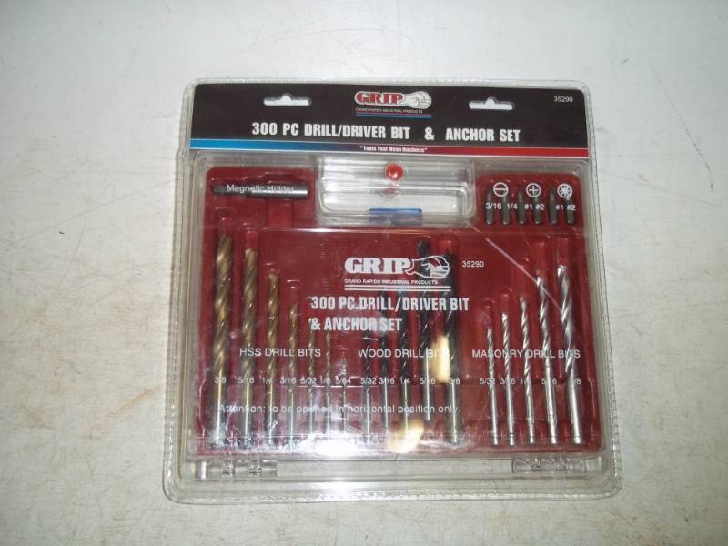 lot 61 image: 300 Piece drilldriver bit & anchor set