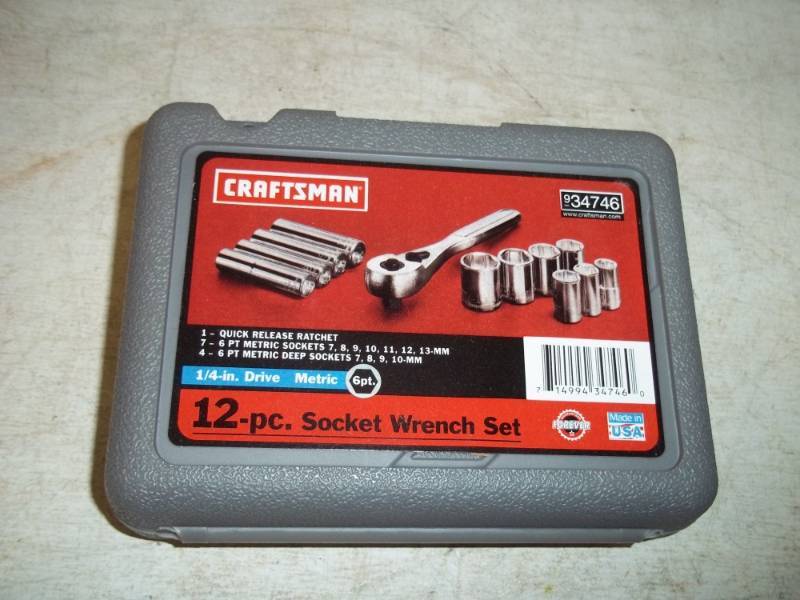 lot 63 image: 12 Piece Craftsman metric socket wrench set