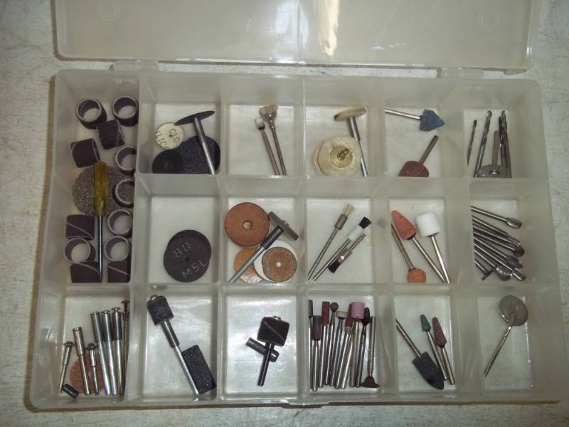 lot 64 image: Dremel bits