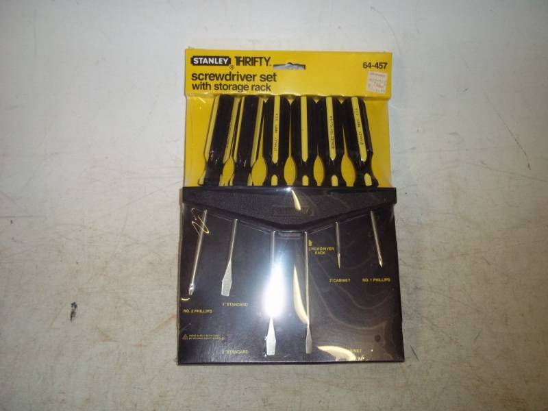 lot 69 image: Stanley screwdriver set