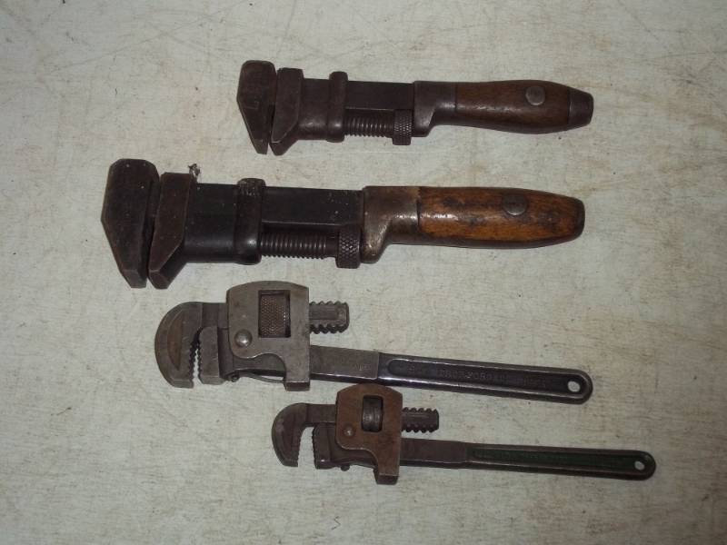 lot 97 image: Set of small monkey wrenches
