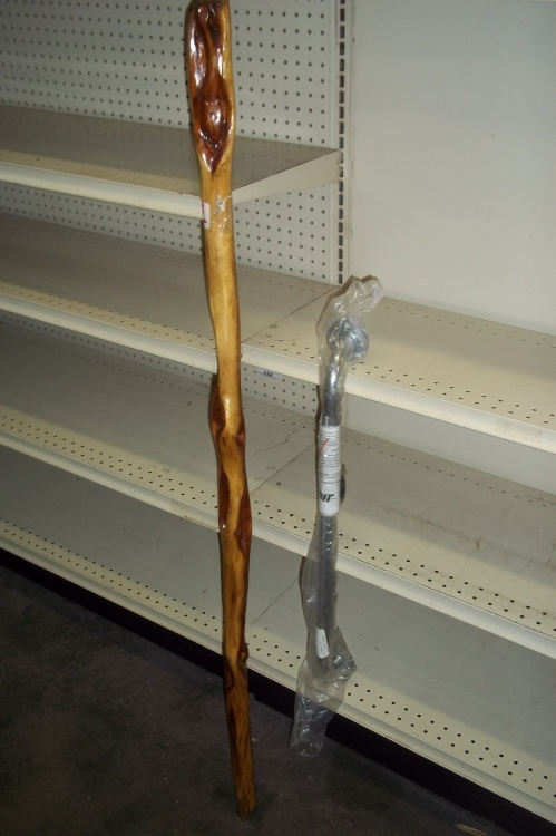 lot 129 image: Walking stick and tub handle