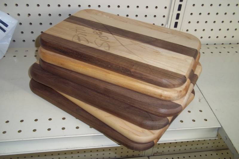 lot 136 image: 6 Cutting boards 12 x 8