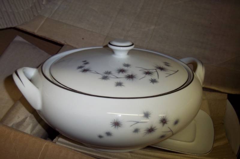 lot 139 image: 64lbs Of China set all boxed and wrapped