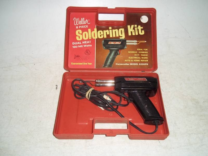 lot 165 image: Soldering kit