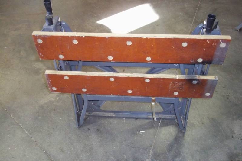 lot 171 image: Folding work bench table 29 x 29