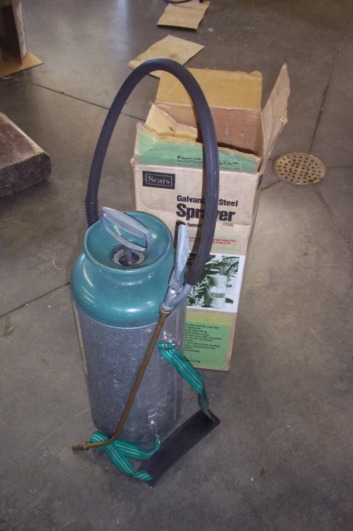 lot 172 image: Galvanized steel 3 gallon sprayer