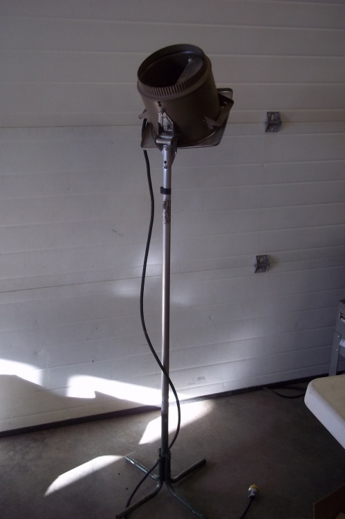 lot 177 image: 8 Fan on a stand