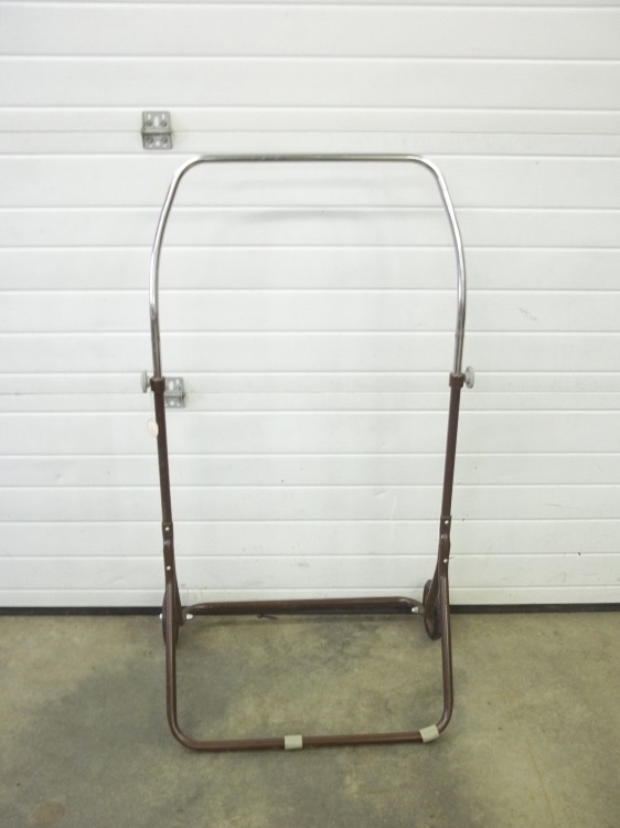 lot 181 image: Adjustable Fan Stand