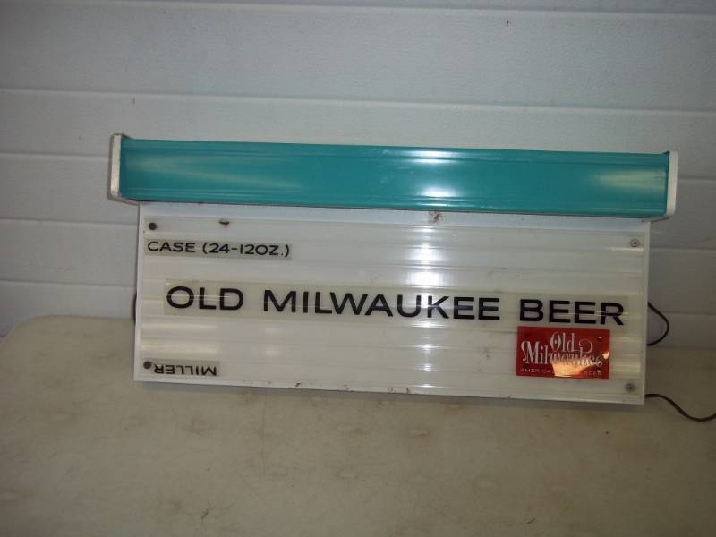 lot 7 image: 1960s Old Milwaukee menu board 26 x 12